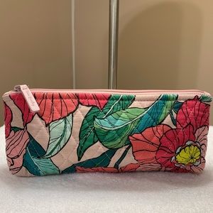 Vera Bradley quilted case in Vintage Floral